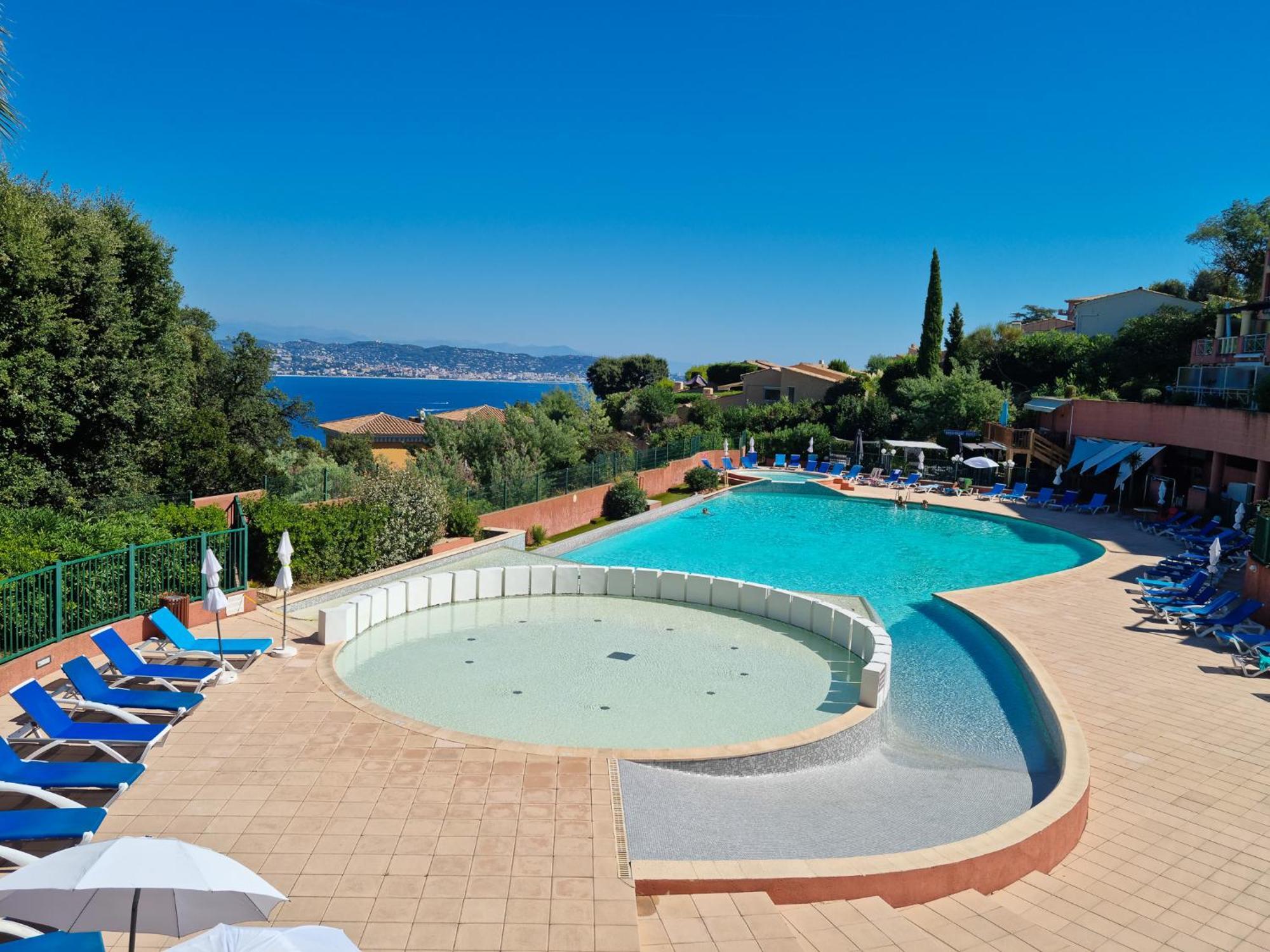 Magnifique Vue Mer Et Piscine - Les Cles De L Esterel Theoule-sur-Mer Exterior photo
